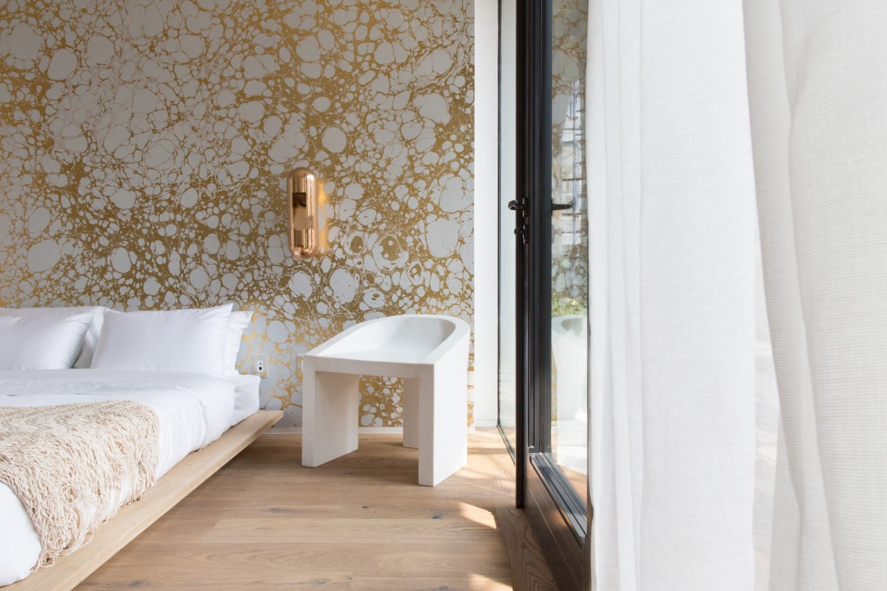 Pure inspiratie: goud marmeren muren van calico — pure luxe Ingerichte kamers vrij