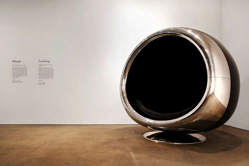 this-737-jet-engine-chair-was-made-for-a-supervillain-3
