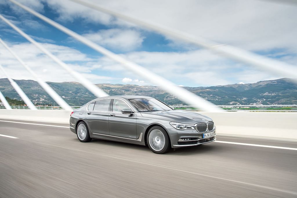 P90218901_highRes_the-new-bmw-7-series