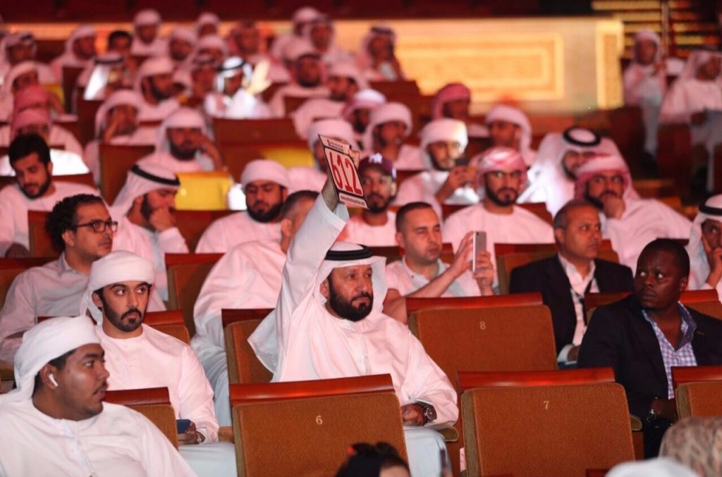 kentekenplaat van 2,64 miljoen geveild in Abu Dhabi Pure Luxe
