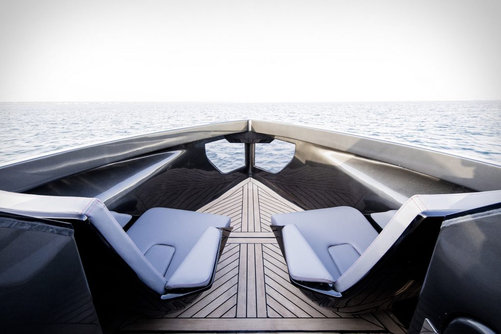 foiler flying yacht boot superjacht jacht Pure Luxe
