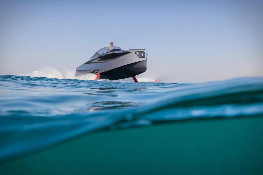 foiler flying yacht boot superjacht jacht Pure Luxe