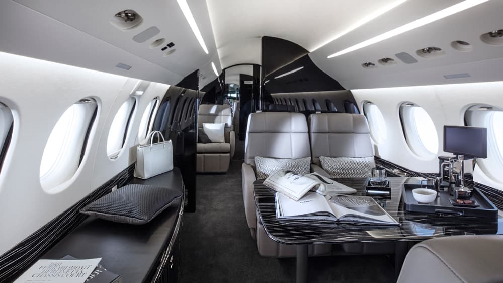 grand prix package v2 jets privéjets reizen Pure Luxe