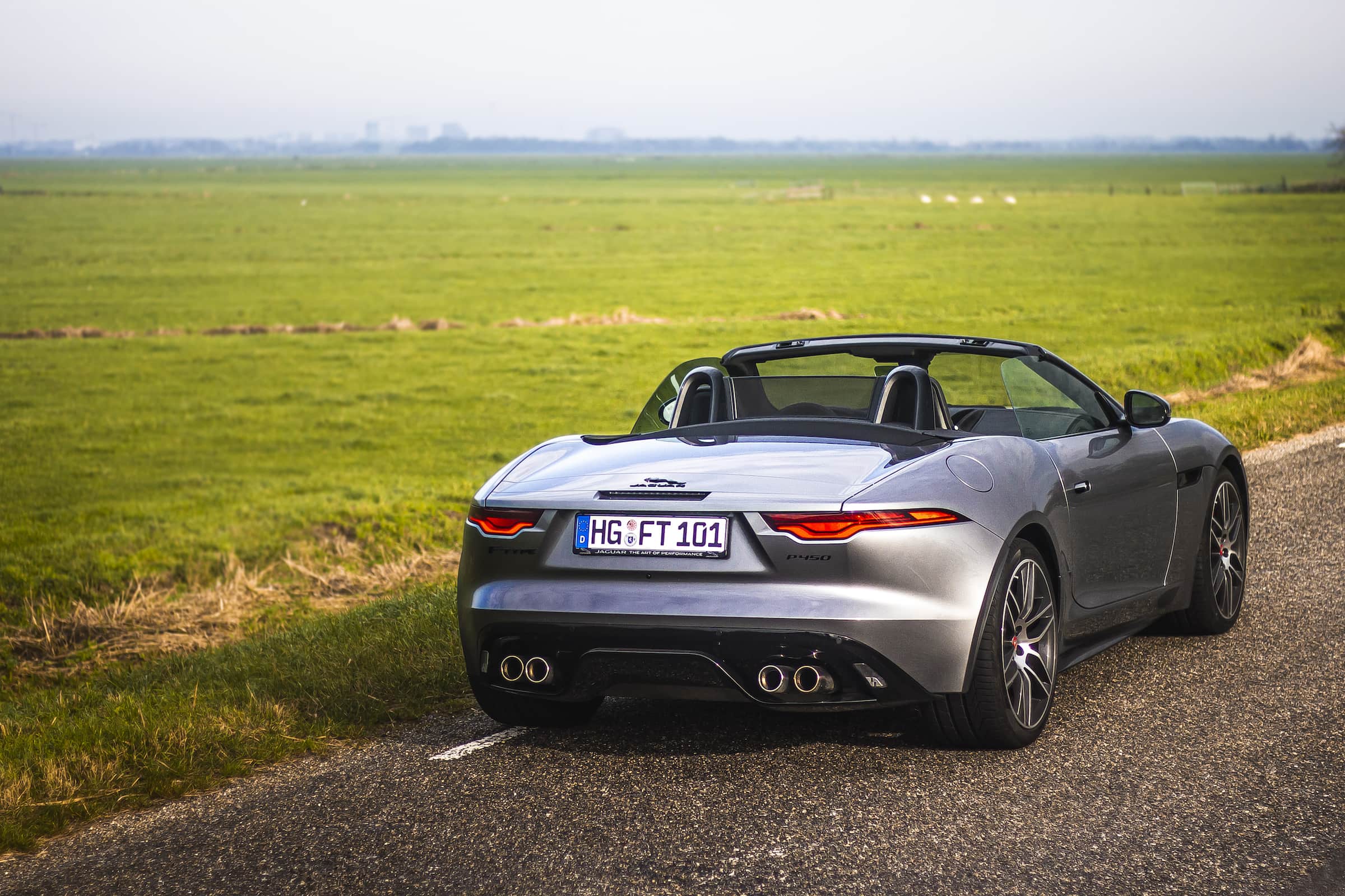 We reden in de Jaguar FType P450 RDynamic een ode aan de V8 Pure Luxe