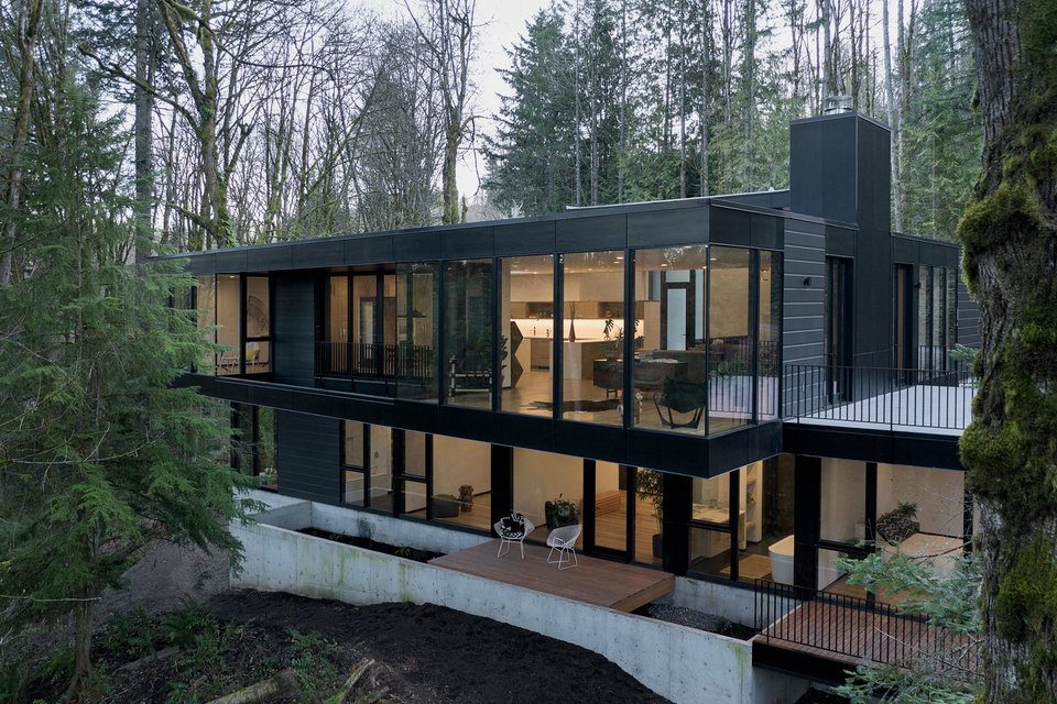 Wonder Brutaal Huichelaar Deze moderne design-villa midden in een bos staat te koop - Pure Luxe