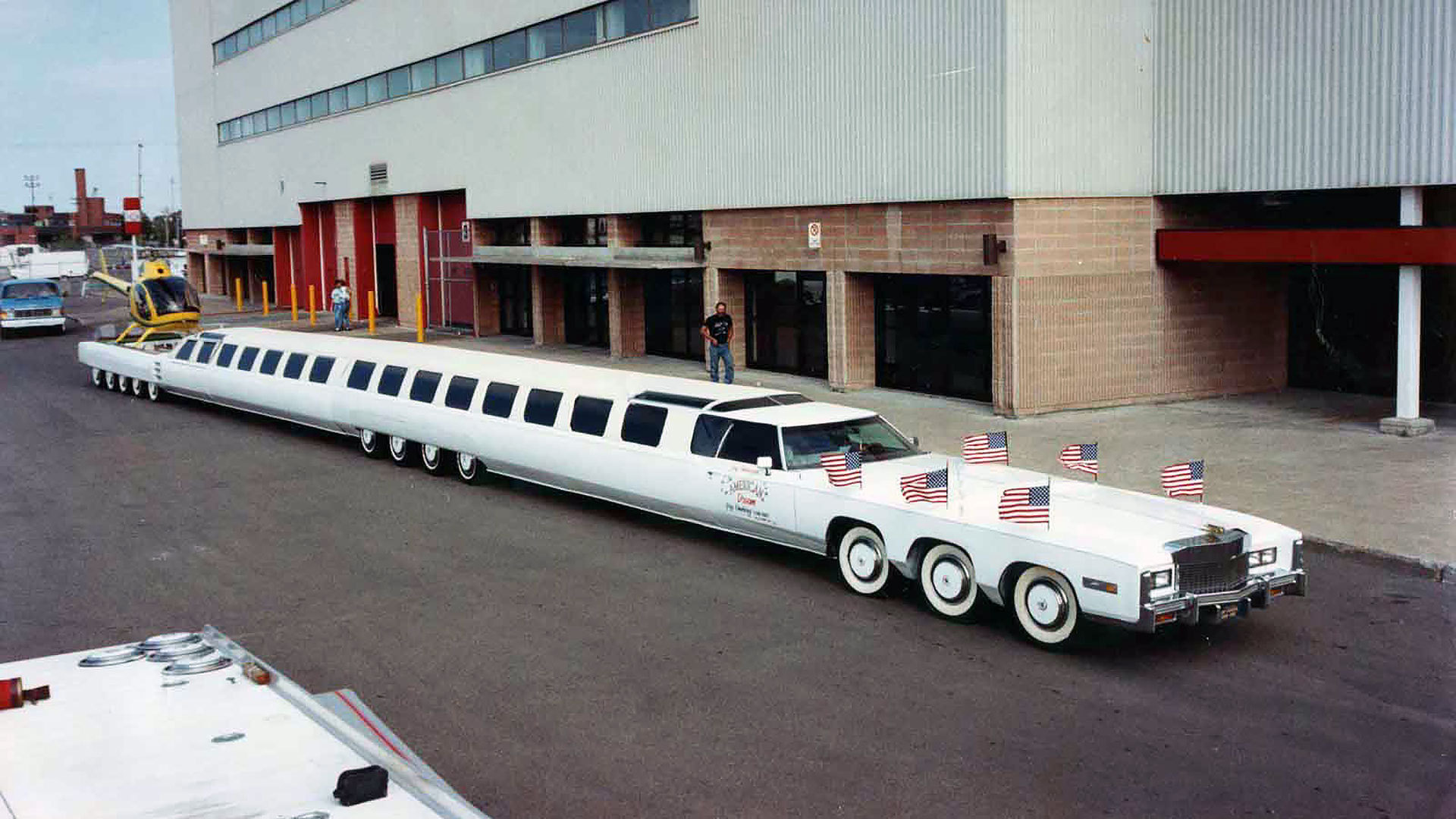 American Dream: Limousine met 26 wielen, een zwembad én een