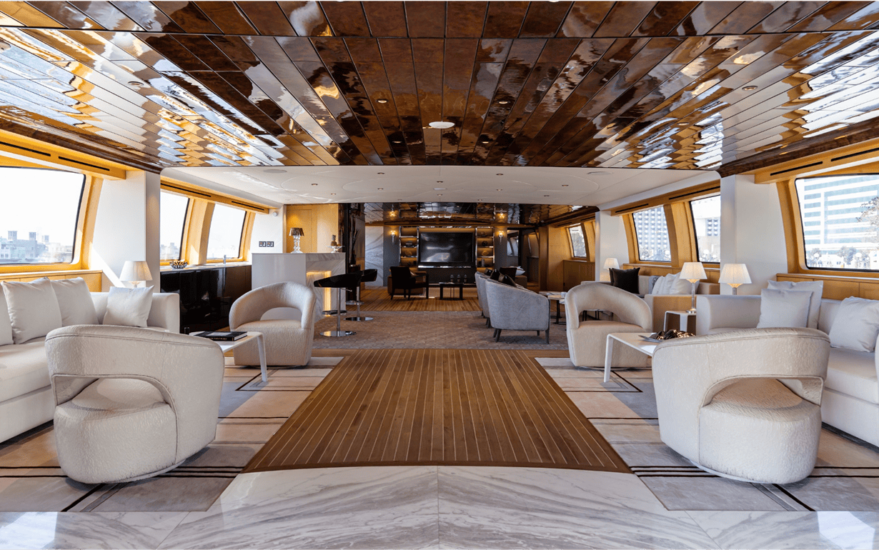 Interieur houten jacht 