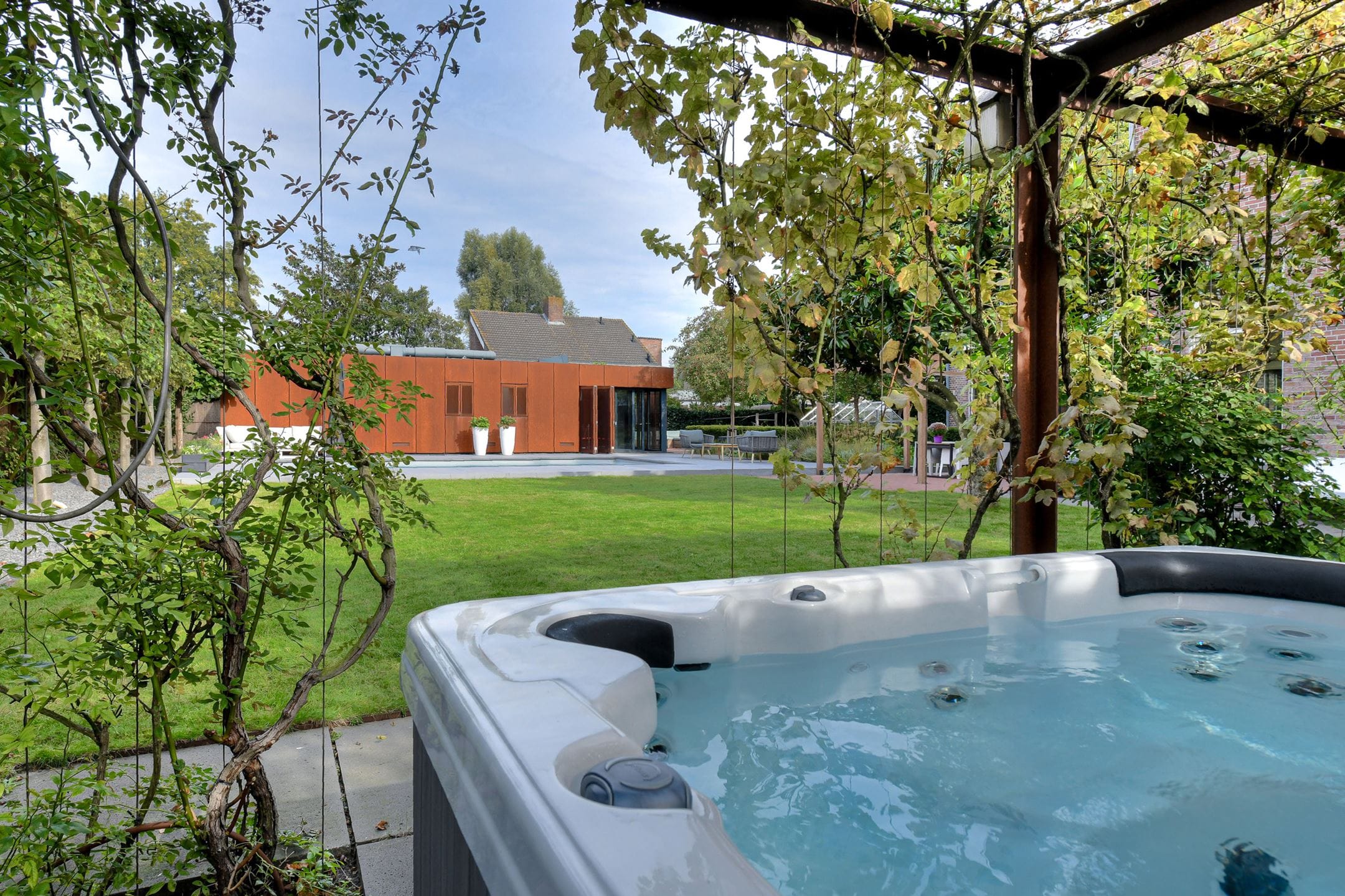 Jacuzzi villa