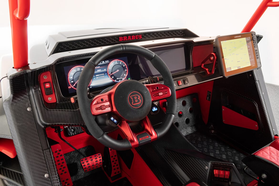 Drake's nieuwe aanwinst de Brabus Crawler duinbuggy